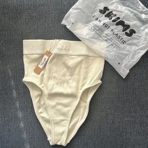 NWT SKIMS cotton rib brief xxs